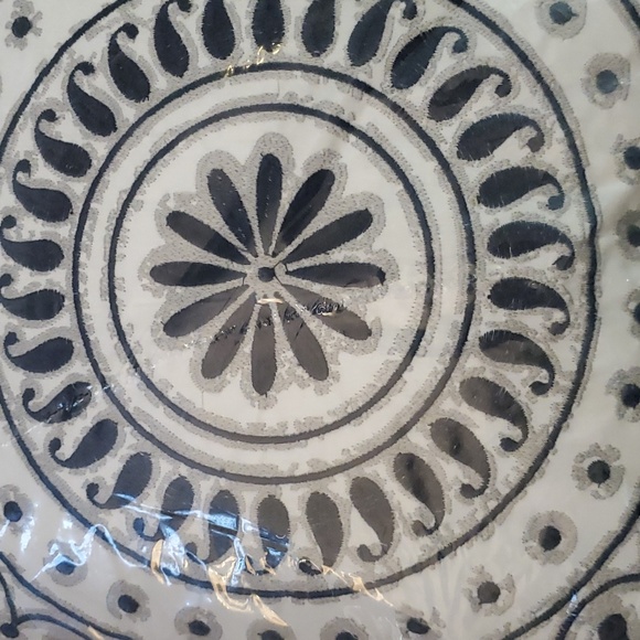 Ink and Ivy Throw Pillow(s) - Picture 2 of 3